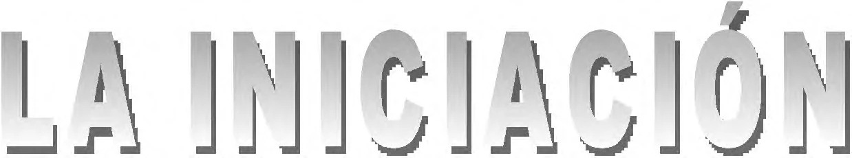 El logotipo LA INICIACIÓN, rasterizado letra por letra en la impresión.